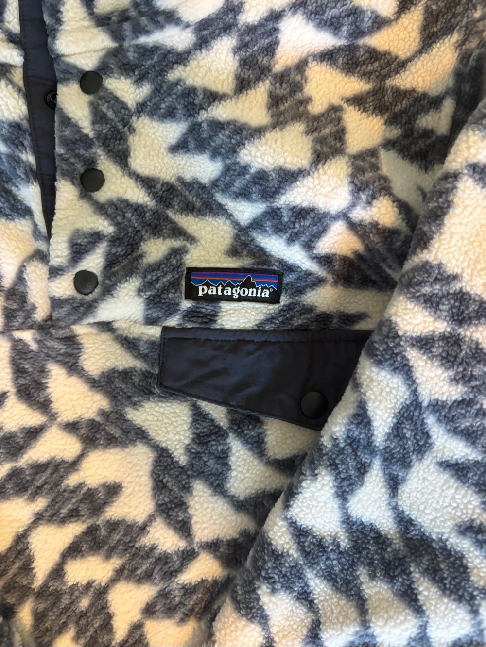 Patagonia White & Blue Geometric Fleece Pullover - Picture 2 of 4